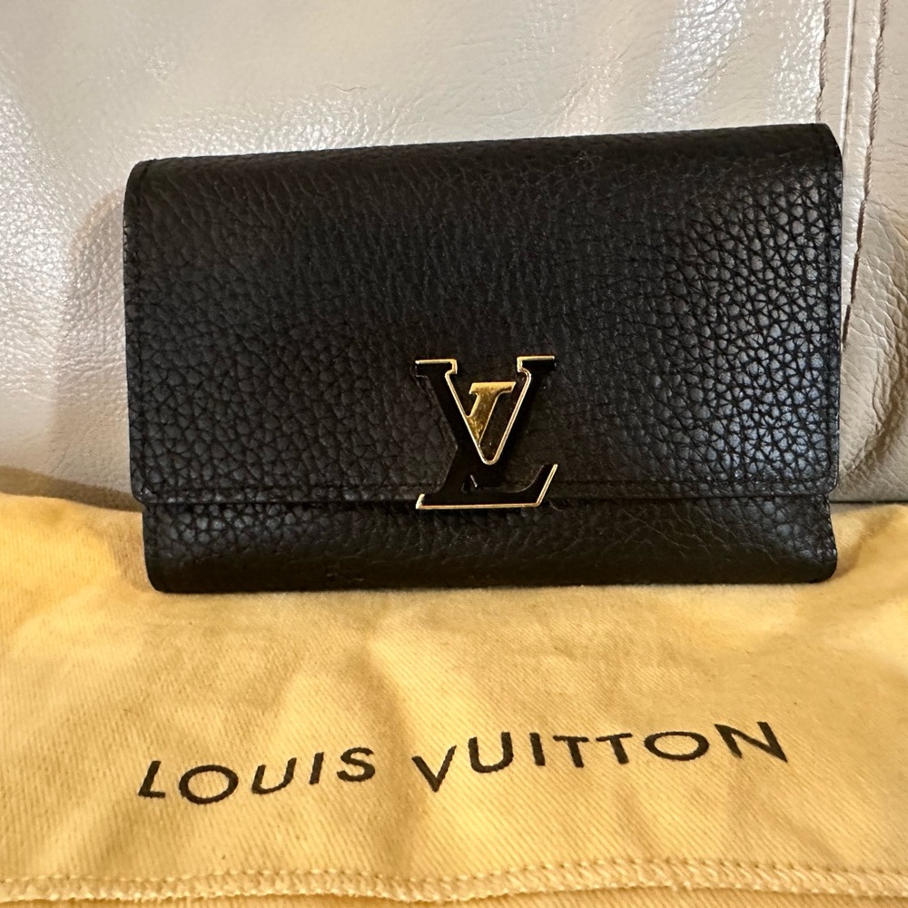 Louis Vuitton Capucines Wallet